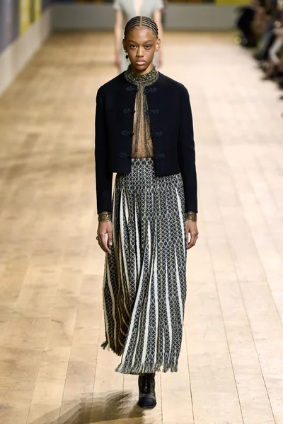 Look 34